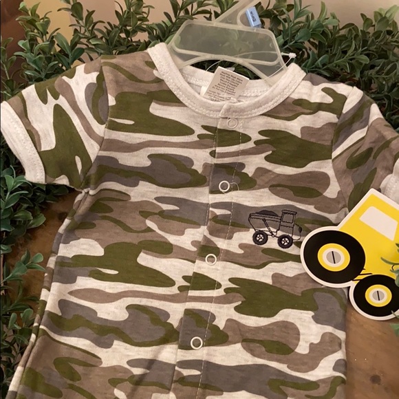 Baby Boy Camouflage Truck Romper Bodysuit Onesie - Picture 1 of 6